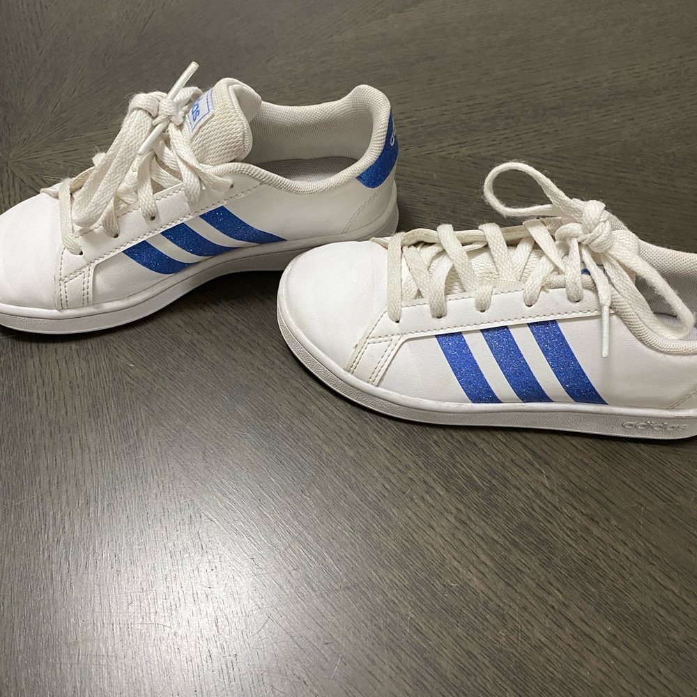 Adidas shoes 13y - Picture 3 of 8